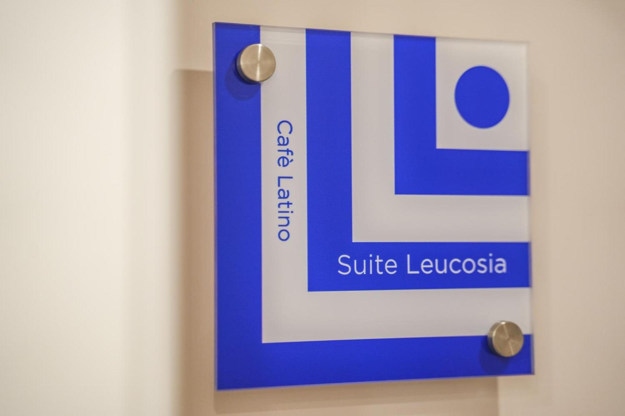 Cafe Latino Suites Sorrento Esterno foto