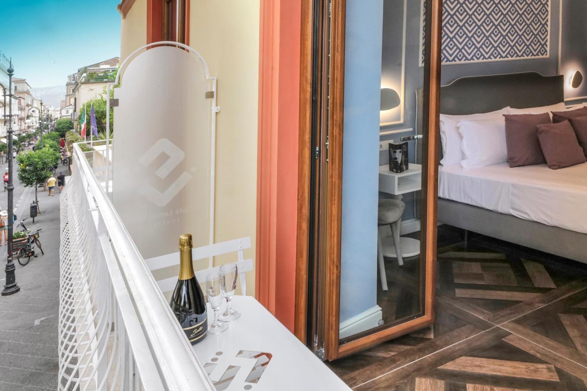 Cafe Latino Suites Sorrento Esterno foto